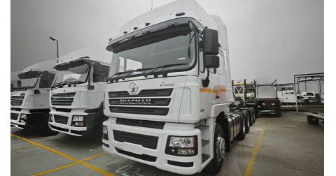 Shaanxi Shacman F3000 6x4 Tractor Truck is About to Set Off for Tanzania