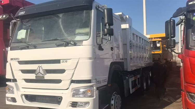 Used Howo 6x4 Dump Truck 371 hp for Sale in Rwanda