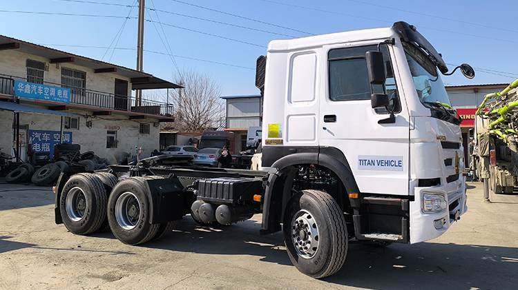 Used Howo Tractor Truck 380hp Price in Ghana