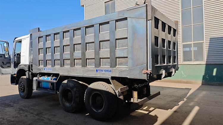 Used Sinotruk Howo Dump Truck 371 for Sale in Cameroon