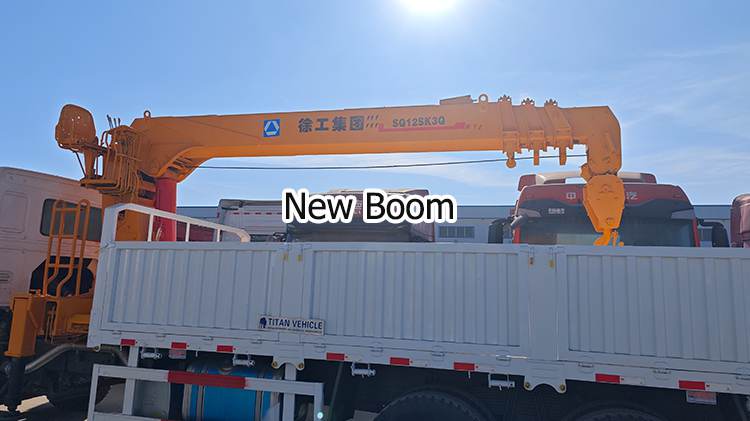 Second Hand Sinotruk Howo 6x4 Crane Truck for Sale in Armenia