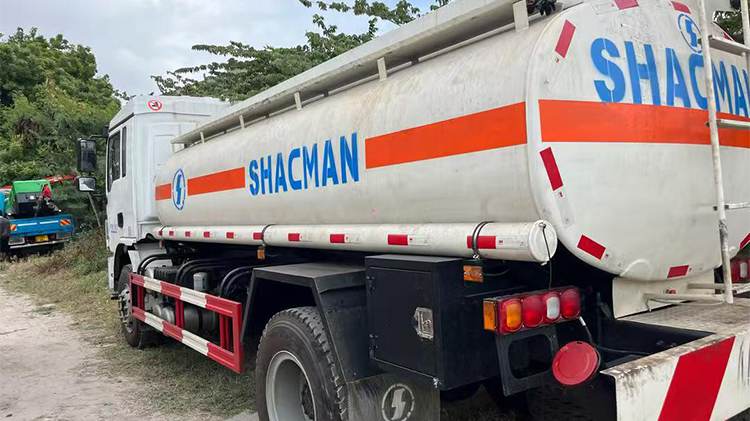 Used Shacman L3000 Fuel Truck 4x2 for Sale in Congo
