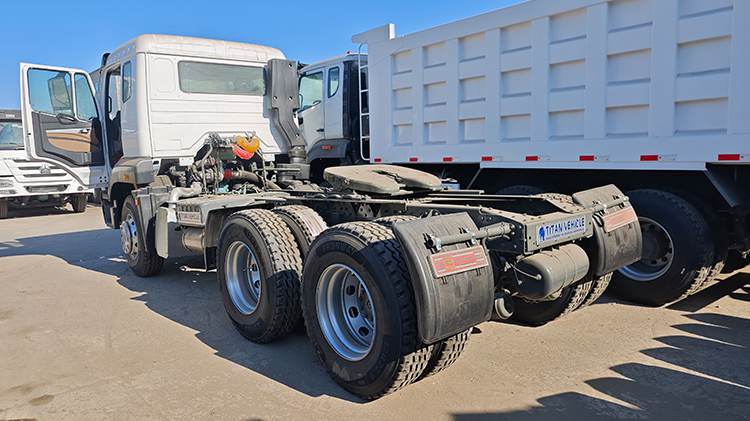 Used Sinotruk Howo 6x4 Tractor Truck Lhd Price in Kenya