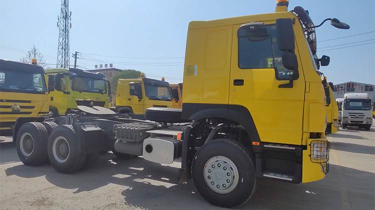 Sinotruk Used Howo 6x4 Tractor Truck for Sale in China
