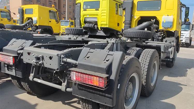 Sinotruk Howo 6x4 Tractor Truck for Sale in China