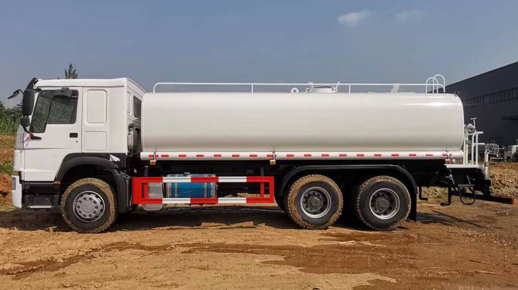 Used Howo Water Tank Truck for Sale in Nigeria