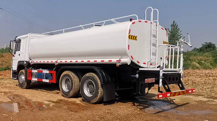 Used Howo Water Tank Truck for Sale in Nigeria