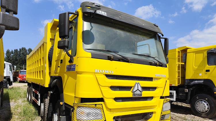 China Old Howo Sinotruk 8x4 Heavy Truck for Sale in Angola