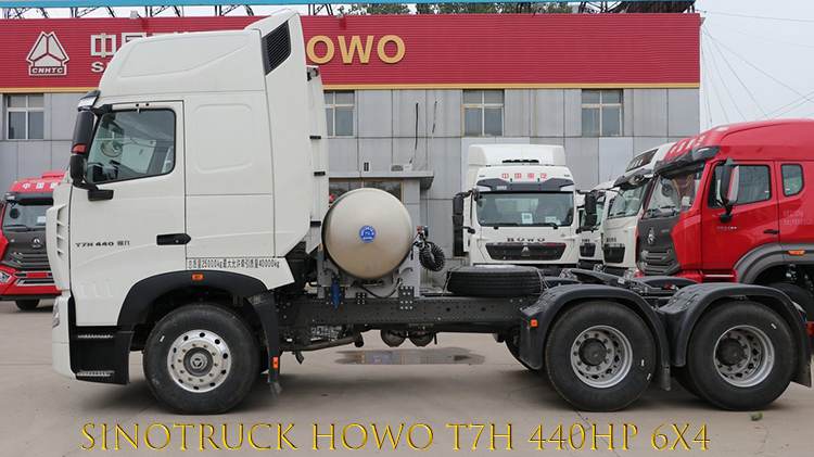 Used Sinotruk Howo T7H Heavy Duty Tractor Truck Howo T7H 440 for Sale in Douala