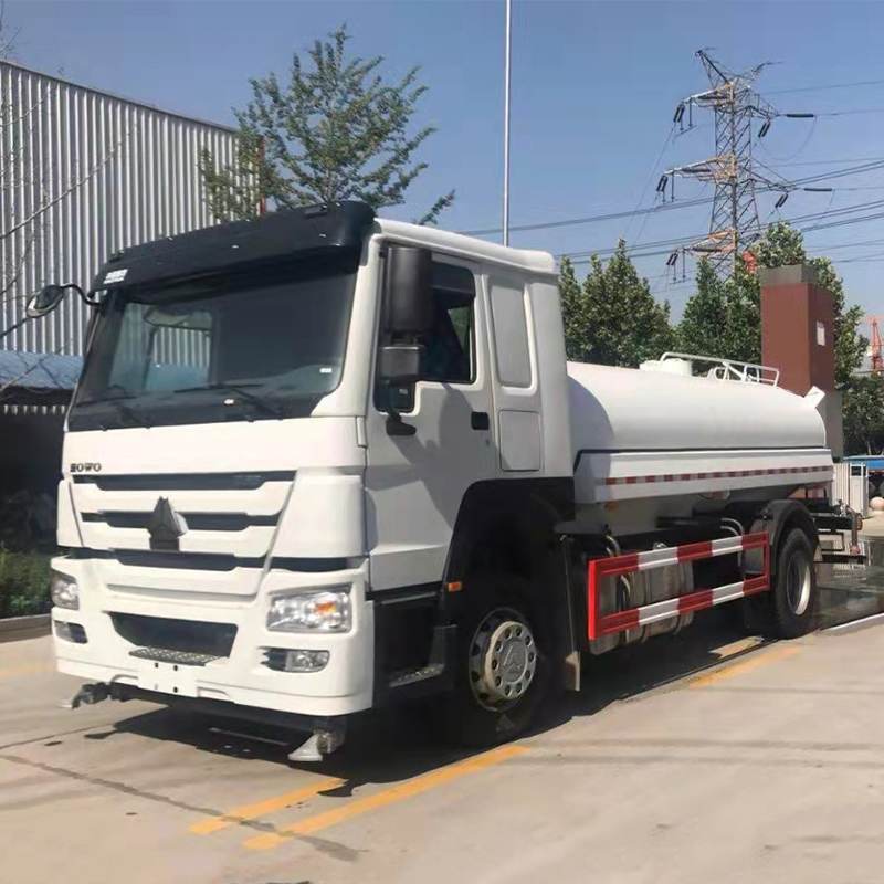 4x2 Sinotruk Howo Water Tank Truck Near Me