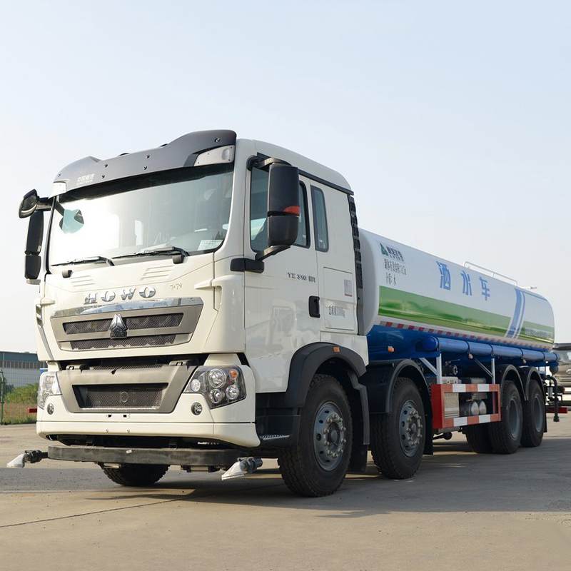 Used Water Tankers Sinotruk Howo Tx7 Water Spray Truck 8x4