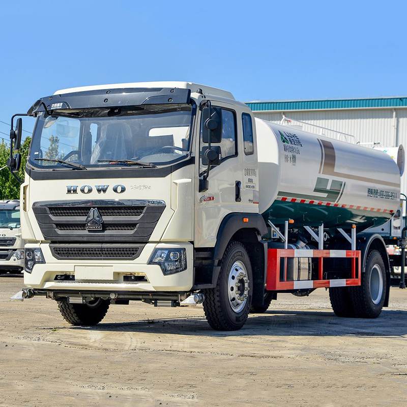 Used Sinotruk Howo 220hp 4x2 Water Tanker Truck 10000 Liters