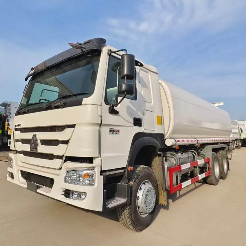 Used Sinotruk Howo 25000 Liter Fuel Tanker Truck