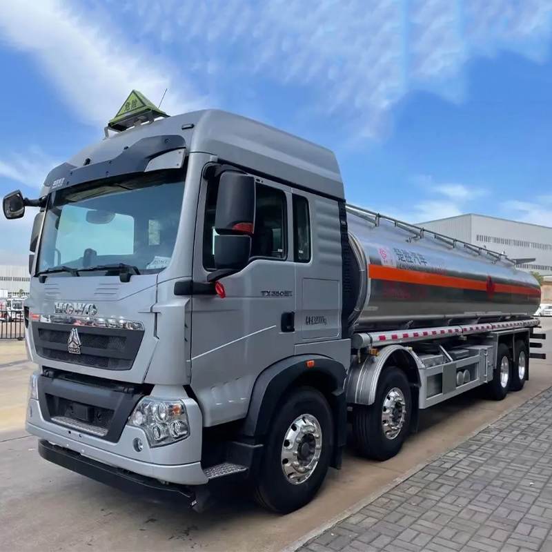 20 Ton Second Hand Sinotruk Howo 8x4 Tank Truck
