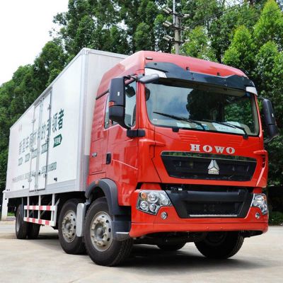 Old Sinotruk Howo T5g Van Cargo Truck 6x2