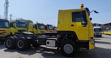 Second Hand Sinotruk Howo 6x4 Tractor Truck 430hp
